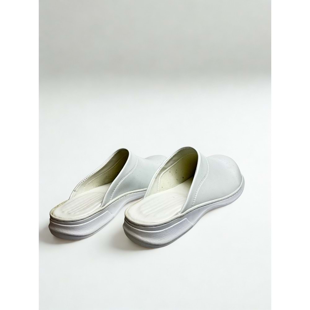 Beyaz Ortopedik Kaymaz Sabo Terlik - Hijyenik, Suni Deri, Poliüretan Hafif Taban